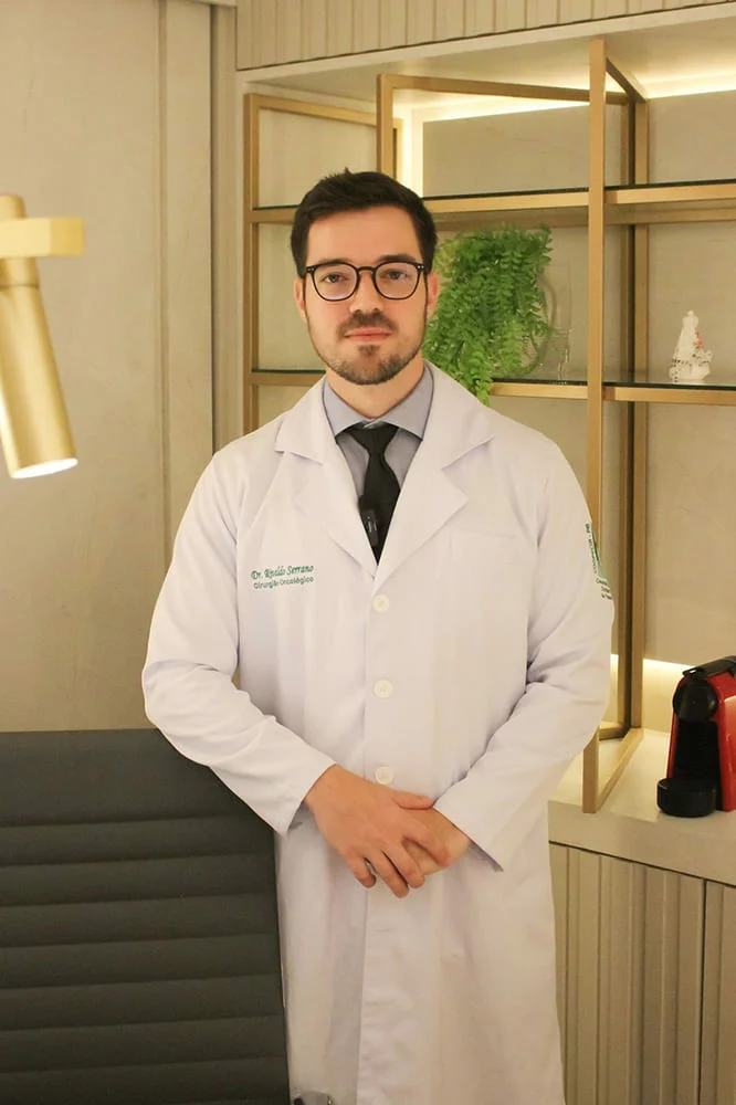 Dr. Rivaldo Serrano, Oncologista em João Pessoa, Paraíba